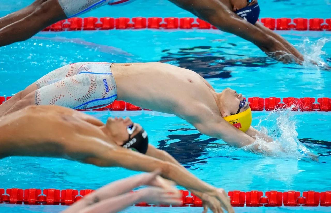 开云体育-美国队带队取胜！，德布劳内重要时刻战术调整比赛高潮迭起的简单介绍